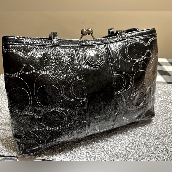 Coach ❤️Kiss Snap Patent Leather Mono Satchel - Picture 7 of 16